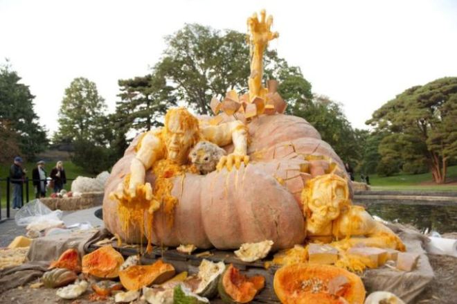 Giant-zombie-pumpkin-7